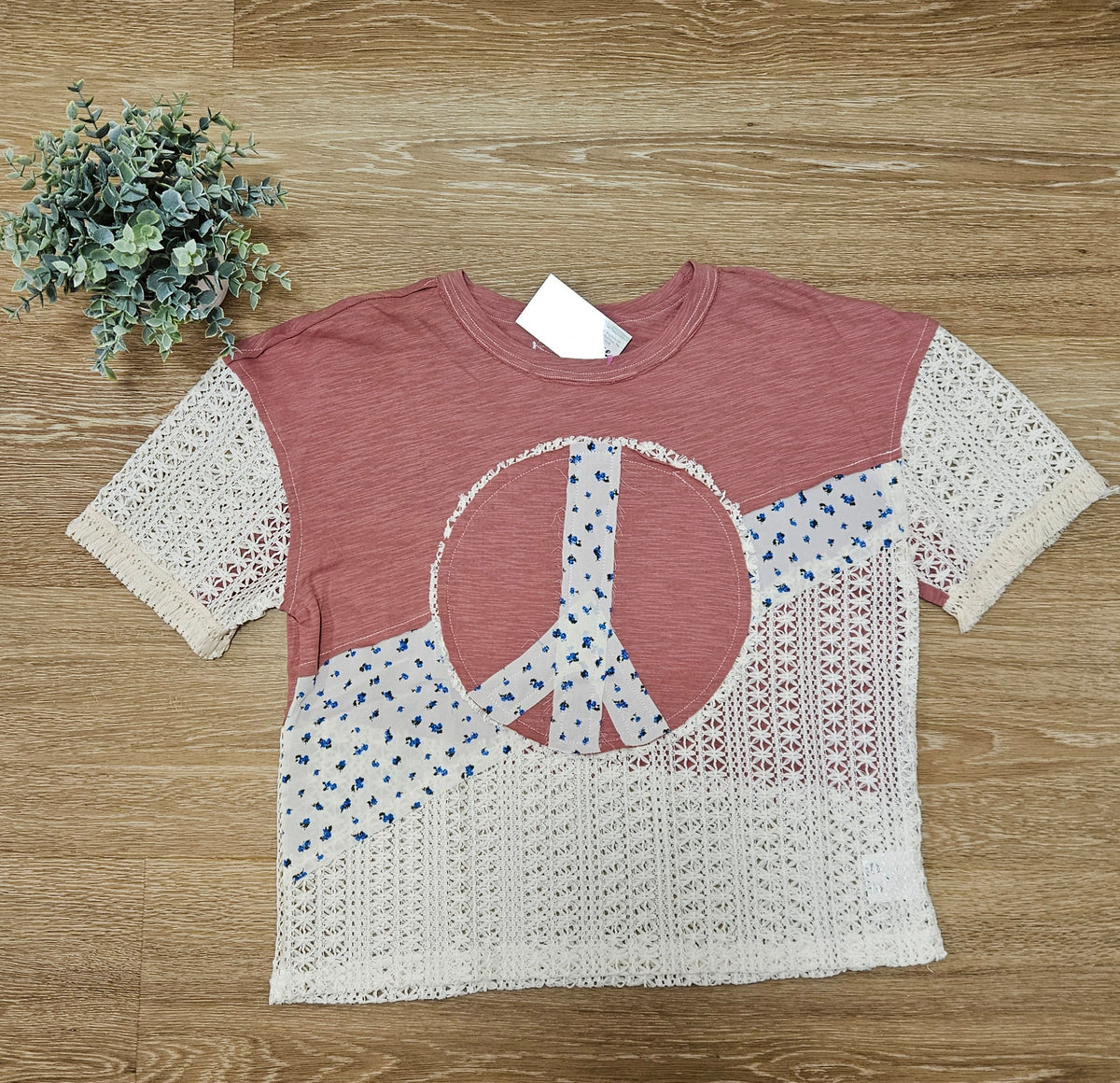 SS Slub Knit Peace Patch Top in Mauve