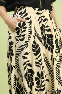Tropical Leaf Print Wide Leg Pant in Black