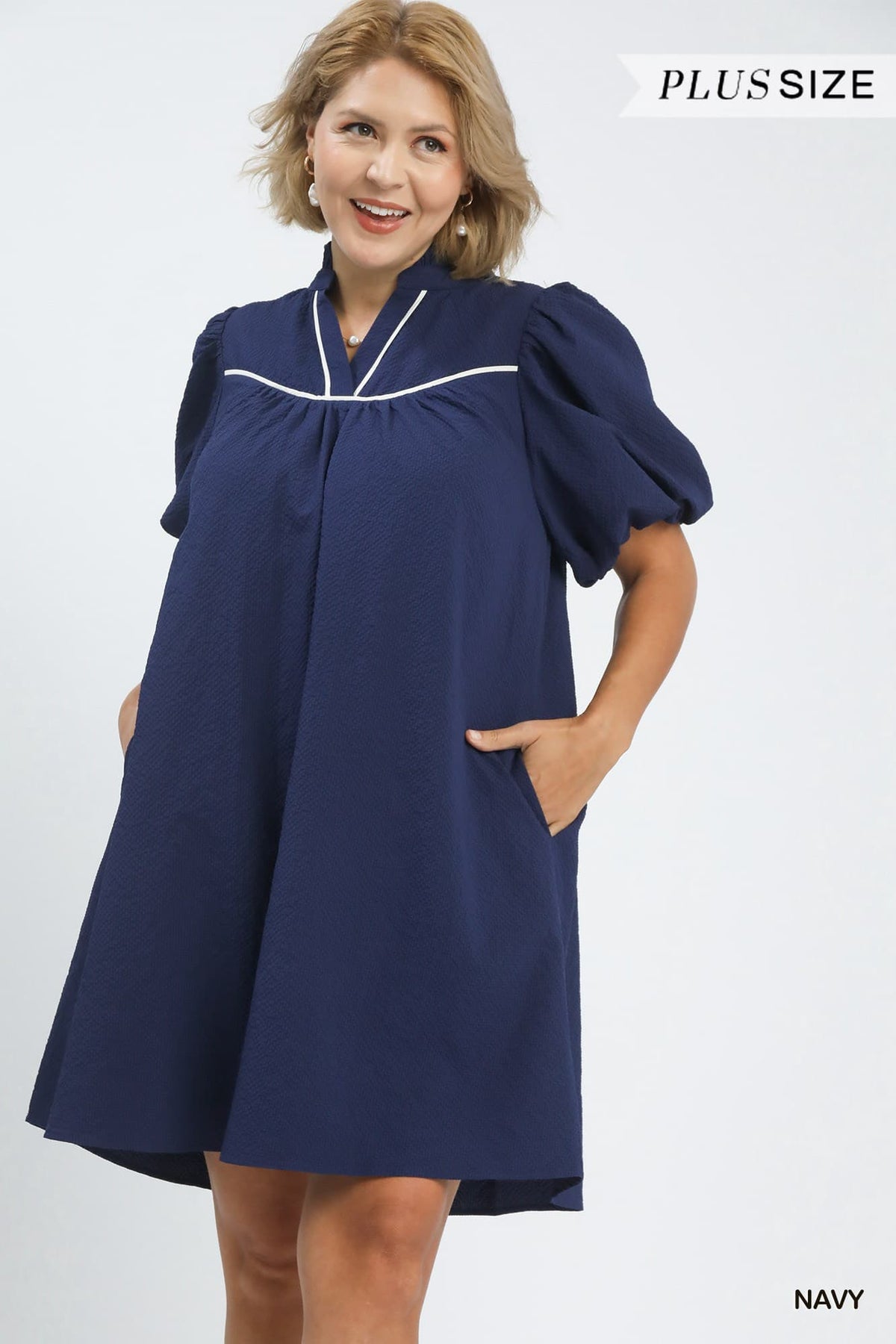 Seersucker Puff Sleeve Dress in Navy