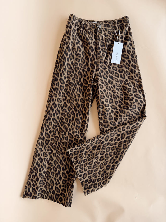 Stretch Wide Leg Denim Jean in Leopard