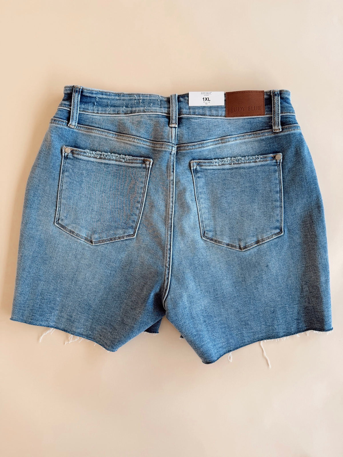 Curvy High Waist Shorts W/ Stitch Over Destroy Detail Md
