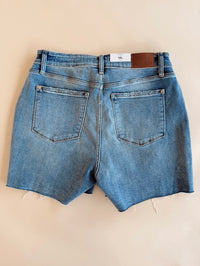 Curvy High Waist Shorts W/ Stitch Over Destroy Detail Md