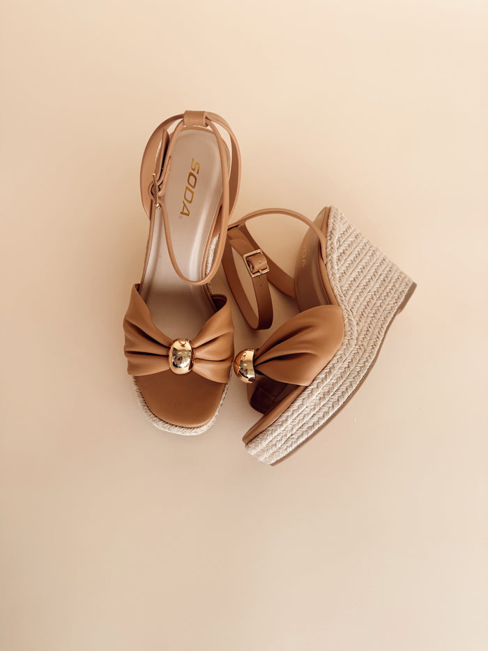 Farmer Blonde Wedge