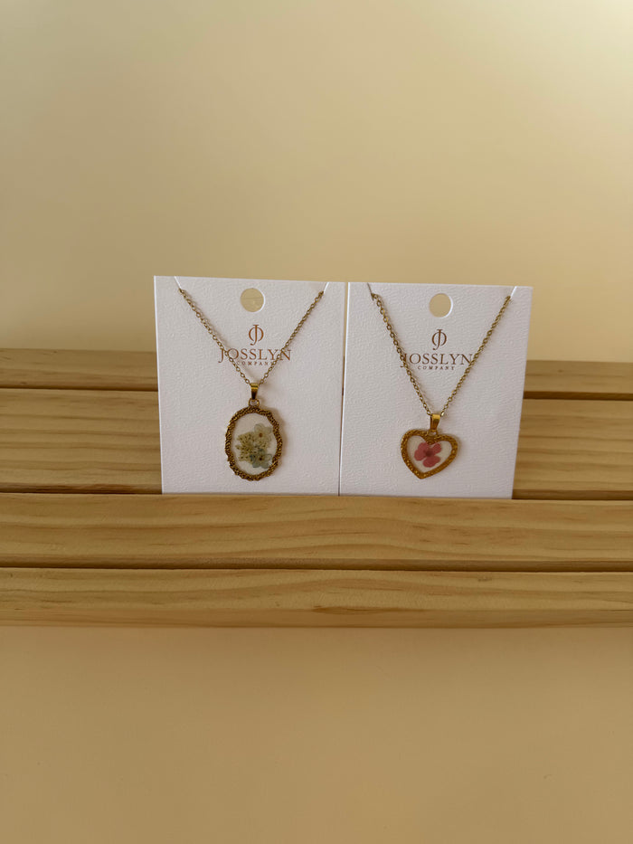 Flower Necklace- 2 Colors!