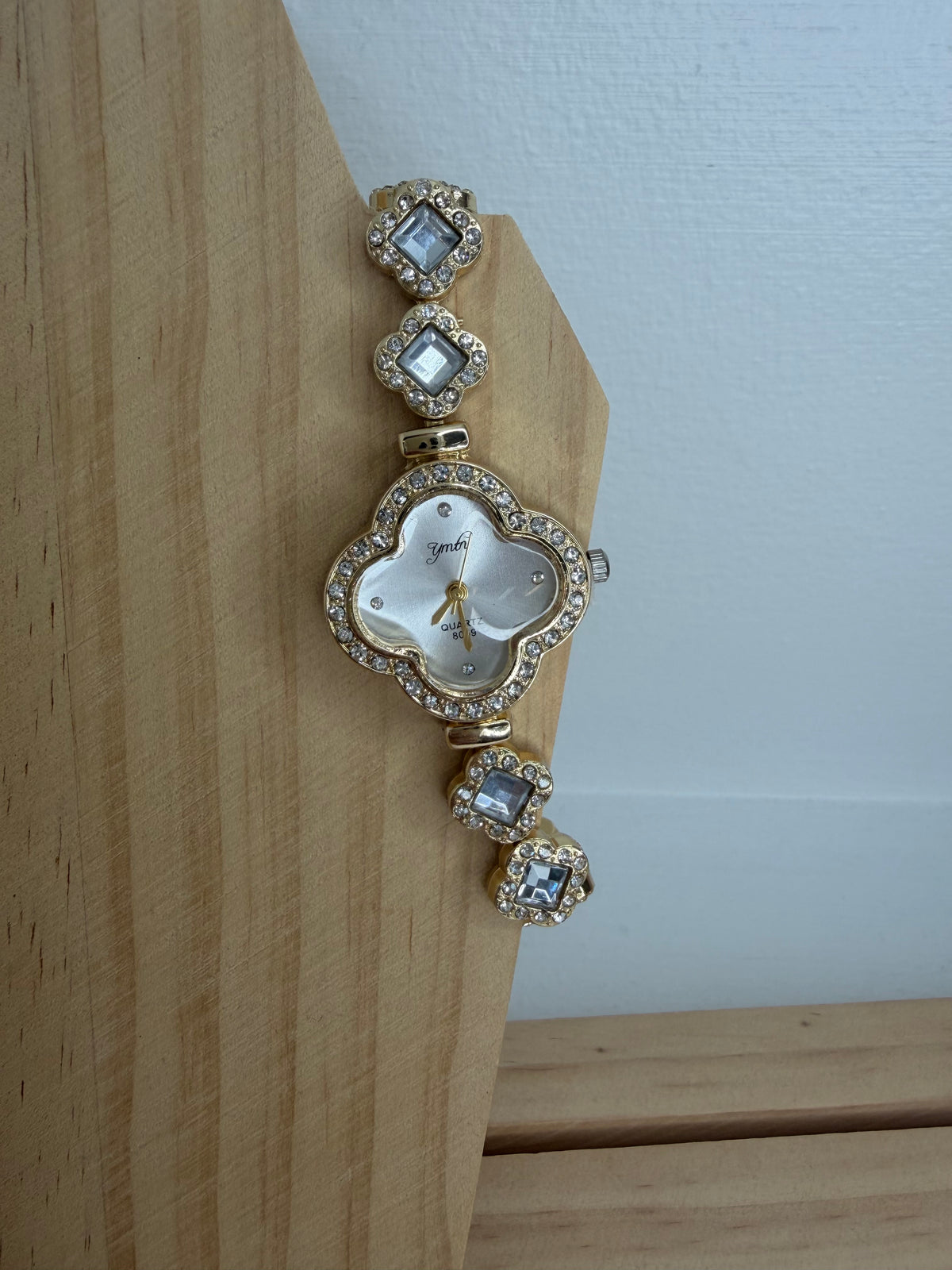 Clover Crystal Bracelet Watch