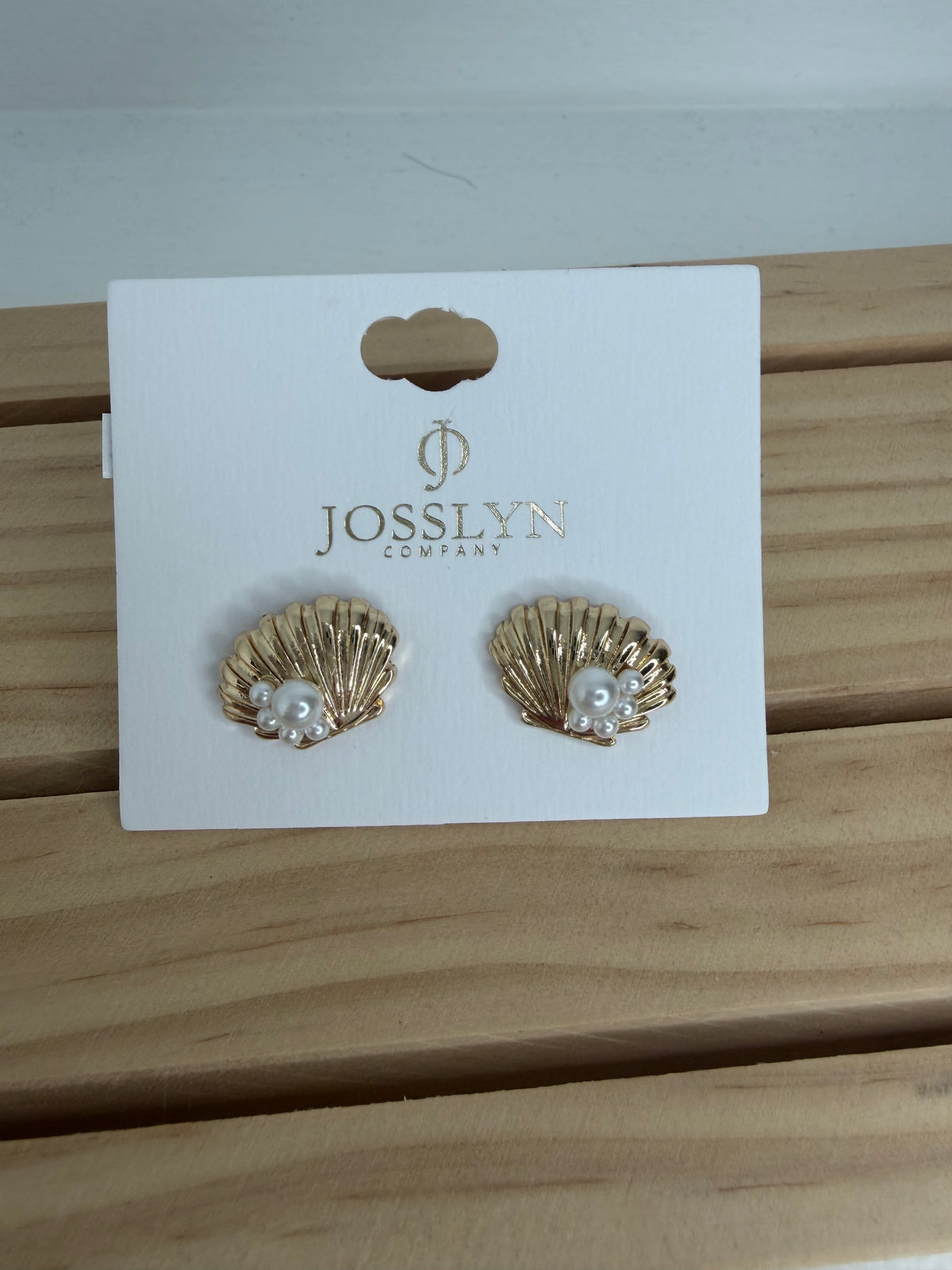 Seashell Pearl Stud Earrings