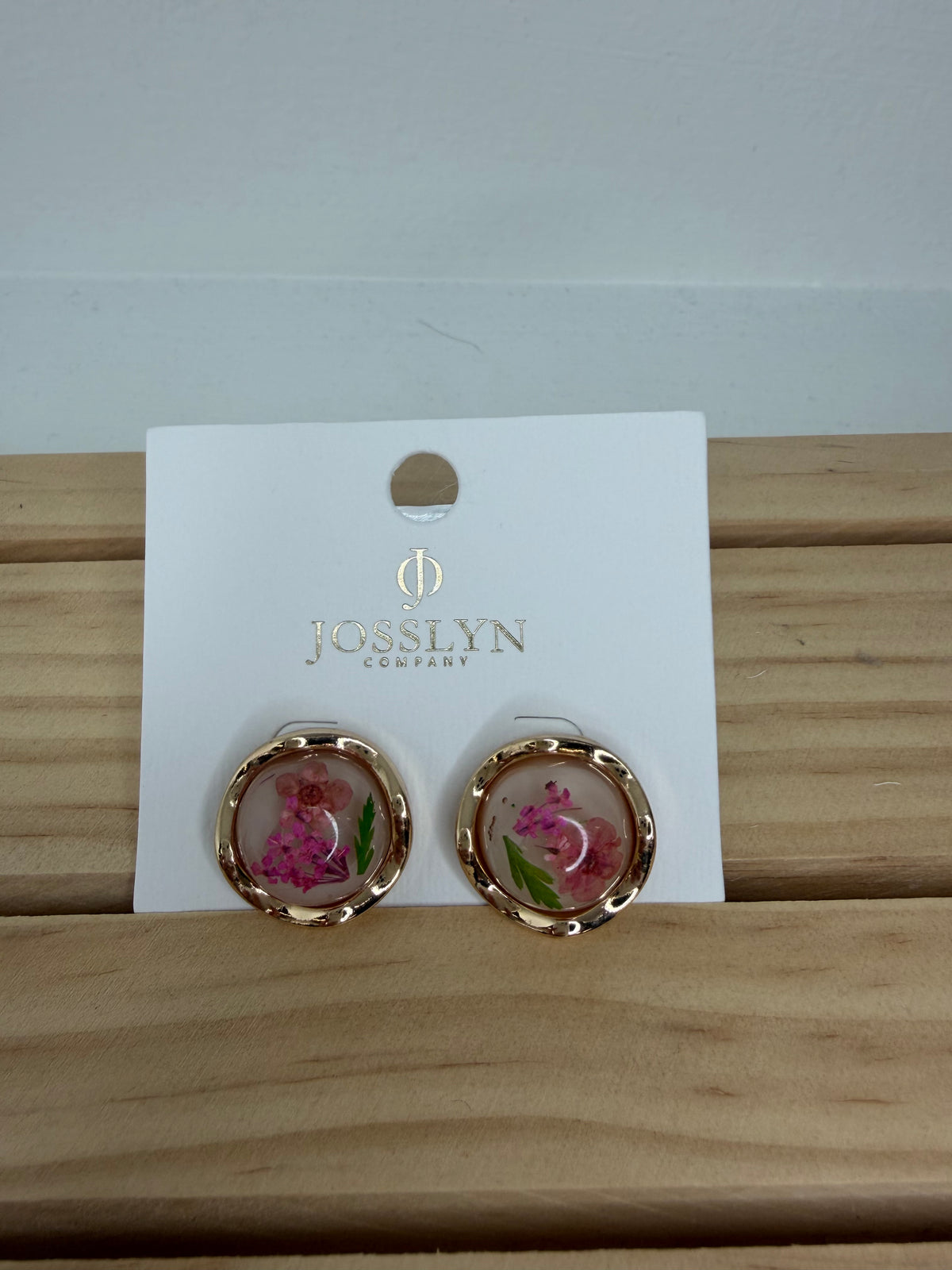 Vintage Porcelain Pressed Floral Studs Gold/Pink