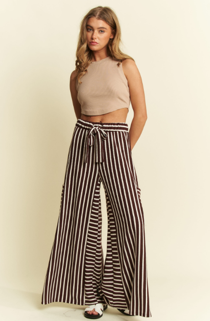 Curvy Stripe Wide Leg Pants in Brown