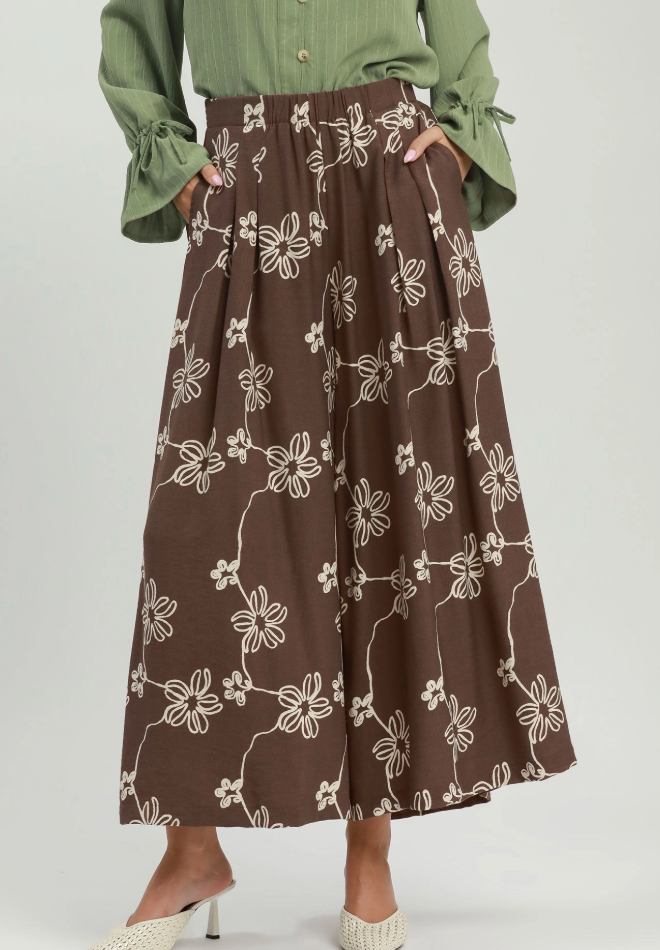 Floral Print Wide Leg Pant in Brown