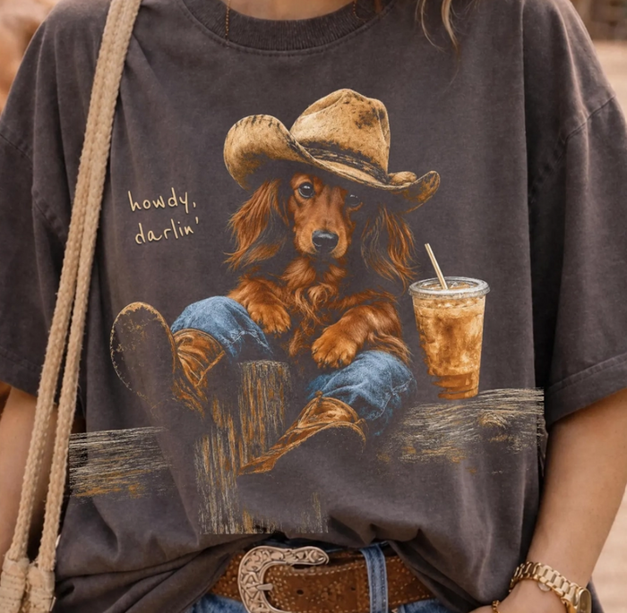 Howdy Darlin' Dachshund Tee in Pepper