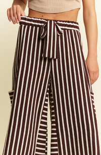 Curvy Stripe Wide Leg Pants in Brown