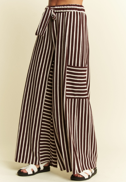 Curvy Stripe Wide Leg Pants in Brown