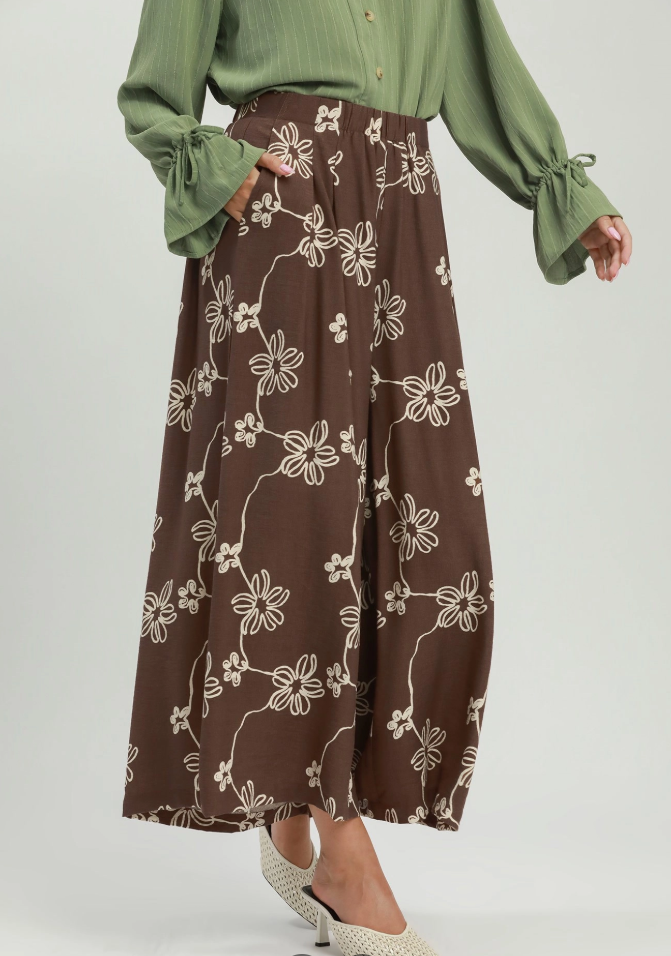 Floral Print Wide Leg Pant in Brown