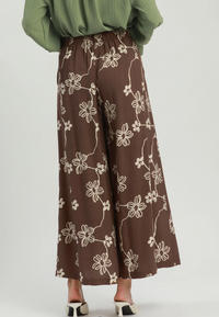 Floral Print Wide Leg Pant in Brown