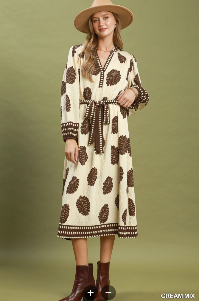 Abstract Border Dress With Belt in Cream Mix