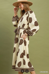 Abstract Border Dress With Belt in Cream Mix