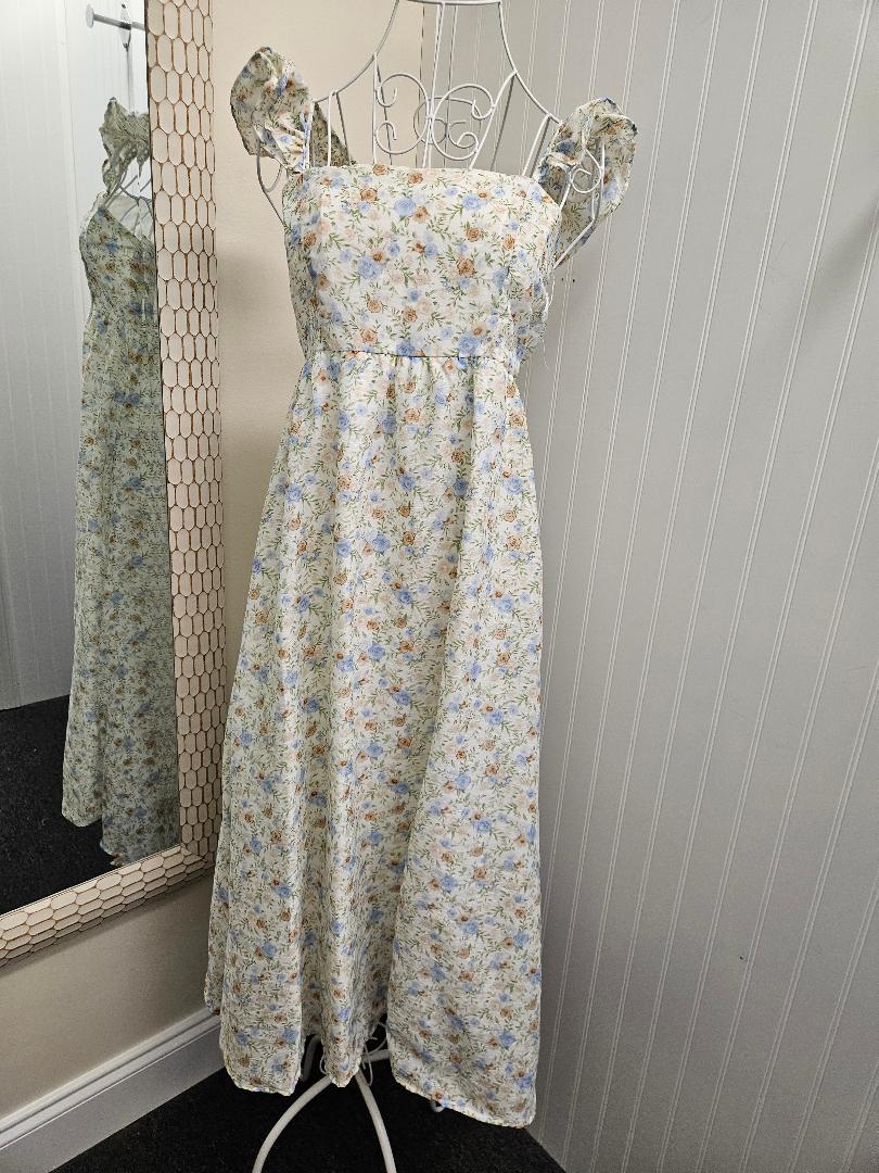 Flutter Sleeve Floral Dress - 2 Colors!