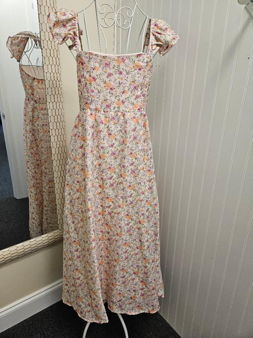 Flutter Sleeve Floral Dress - 2 Colors!
