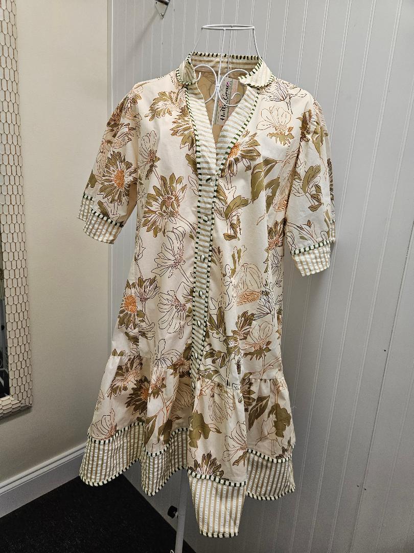 Flower Button Dress in Tan/Peach